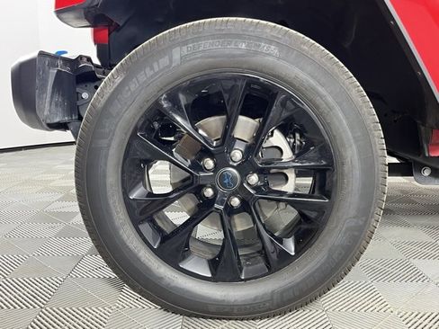 Used 2024 Jeep Wrangler Unlimited Sahara image 9