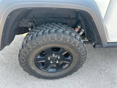 Used 2021 Jeep Gladiator Mojave w/ Cold Weather Group AWD/4WD image 11