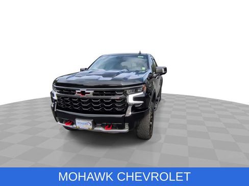 Used 2024 Chevrolet Silverado 1500 ZR2 AWD/4WD image 3