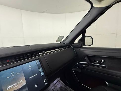 New 2025 Land Rover Range Rover SE image 20