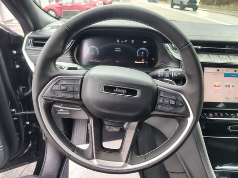 New 2026 Jeep Grand Cherokee Altitude image 35