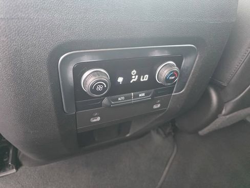 Used 2024 Chevrolet Tahoe LT RWD image 16