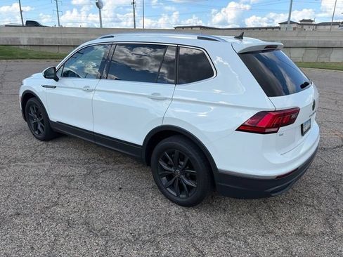 Used 2024 Volkswagen Tiguan SE FWD image 4