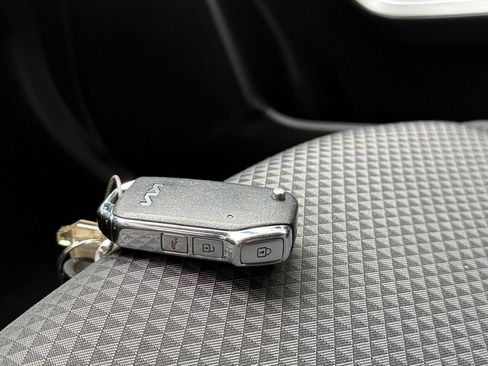 Used 2025 Kia Soul LX w/ LX Technology Package image 20