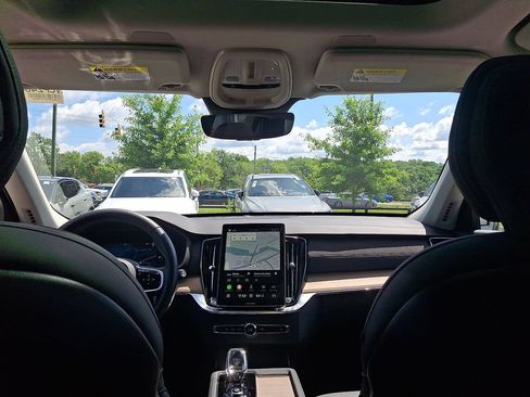 Certified 2026 Volvo XC90 B6 Plus AWD/4WD image 10