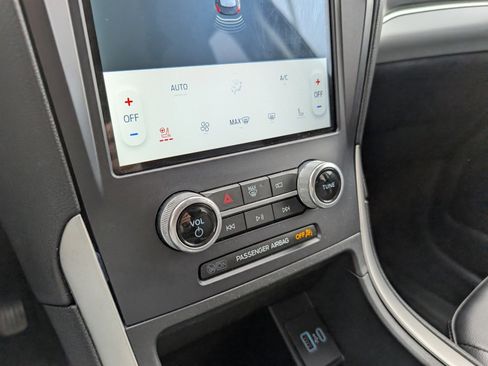 Used 2021 Ford Edge SEL w/ Convenience Package image 17