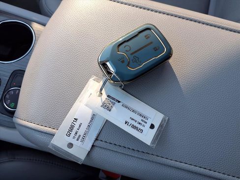 Used 2019 GMC Acadia SLT image 13