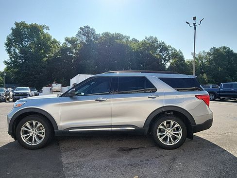 Used 2020 Ford Explorer XLT w/ Equipment Group 202A AWD/4WD image 2
