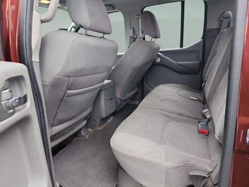 Used 2016 Nissan Frontier SV w/ Moonroof Package image 16