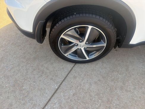 Used 2021 Honda HR-V EX image 32