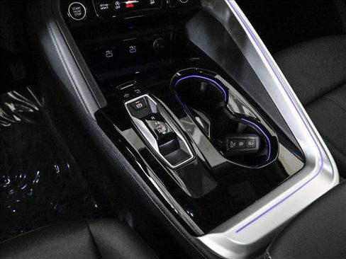 Certified 2025 Audi Q5 Premium w/ Convenience Package AWD/4WD image 12