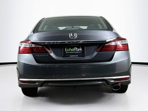 Used 2017 Honda Accord LX image 7
