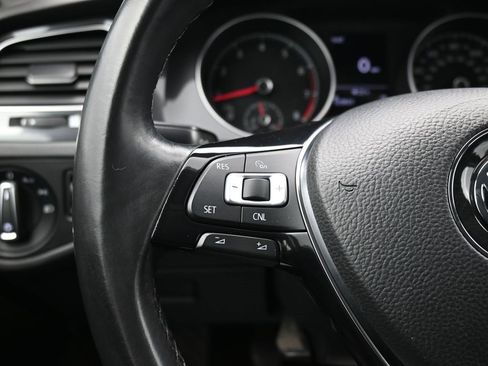 Used 2018 Volkswagen Golf S image 47