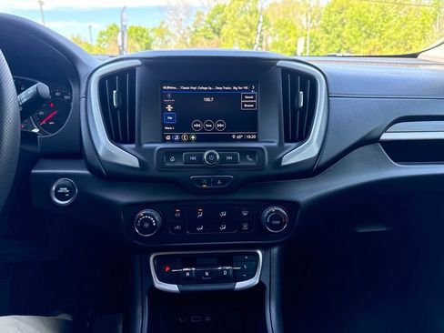Used 2024 GMC Terrain SLE AWD/4WD image 15