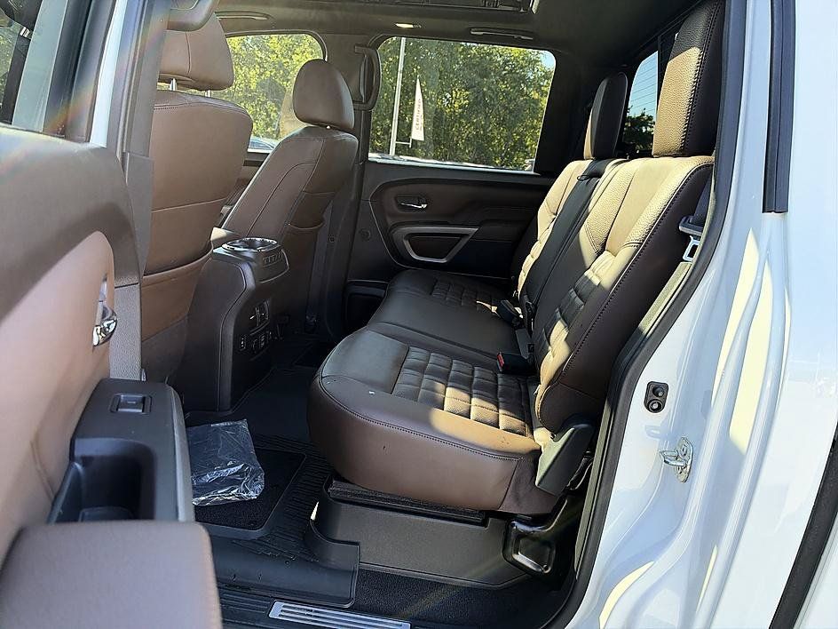 Used 2022 Nissan Titan Platinum Reserve w/ Moonroof Package AWD/4WD image 15