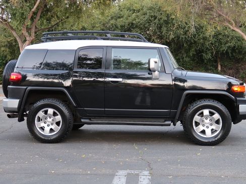 Used 2007 Toyota FJ Cruiser 4WD image 6