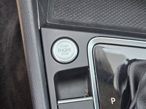 Used 2019 Volkswagen Jetta SEL Premium FWD image 15