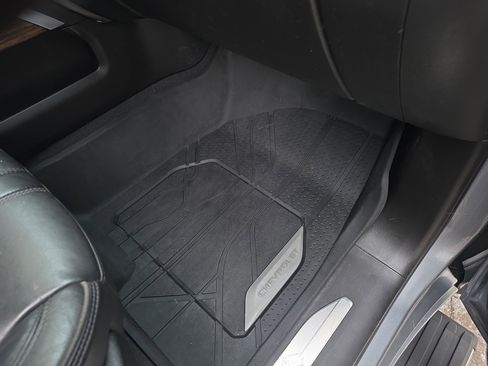 Used 2020 Chevrolet Silverado 1500 High Country w/ Technology Package image 29