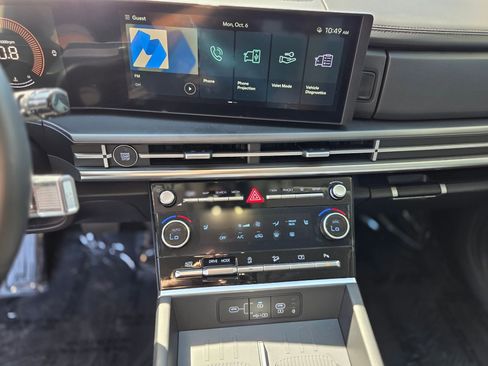 Certified 2025 Hyundai Santa Fe SEL image 14