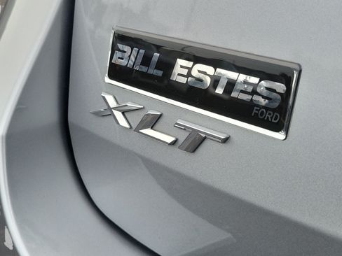 Used 2022 Ford Explorer XLT w/ Equipment Group 202A AWD/4WD image 31