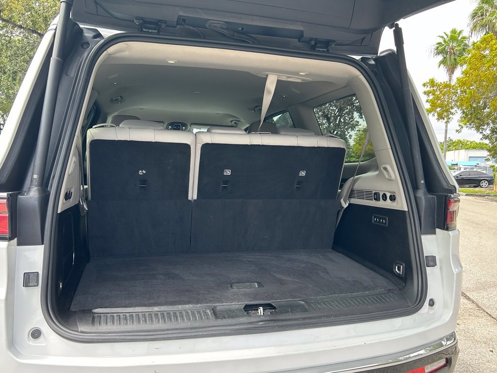Used 2024 Jeep Wagoneer Series II w/ Flexible Seating Group RWD image 40