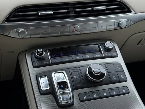 Used 2020 Hyundai Palisade Limited FWD image 16