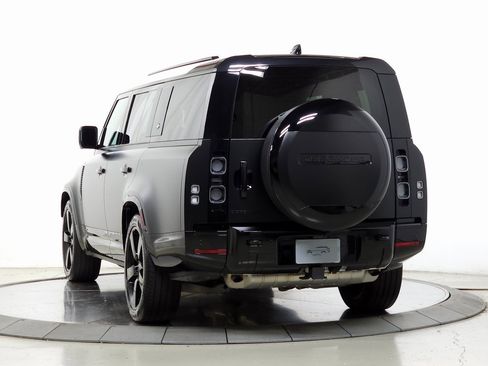 Used 2024 Land Rover Defender 130 X image 3