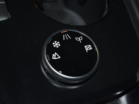 Used 2025 Nissan Rogue SV image 16