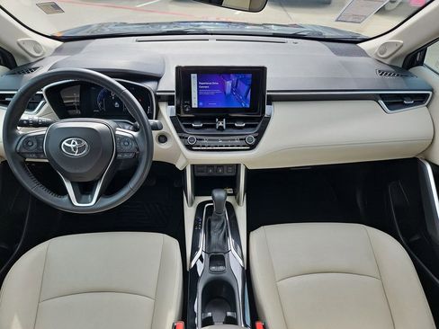Used 2023 Toyota Corolla Cross XLE w/ Convenience Package image 13