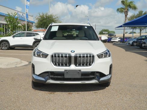 Used 2025 BMW X1 xDrive28i w/ Convenience Package AWD/4WD image 2