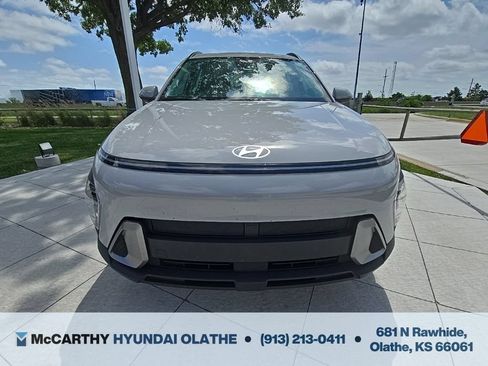 Used 2025 Hyundai Kona SEL FWD image 12
