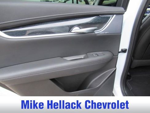 Used 2025 Cadillac XT5 Premium Luxury image 15