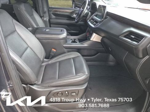 Used 2023 Chevrolet Tahoe Z71 w/ Luxury Package AWD/4WD image 13