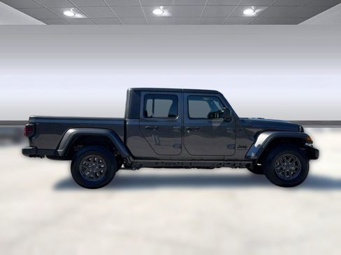New 2025 Jeep Gladiator Sport image 8