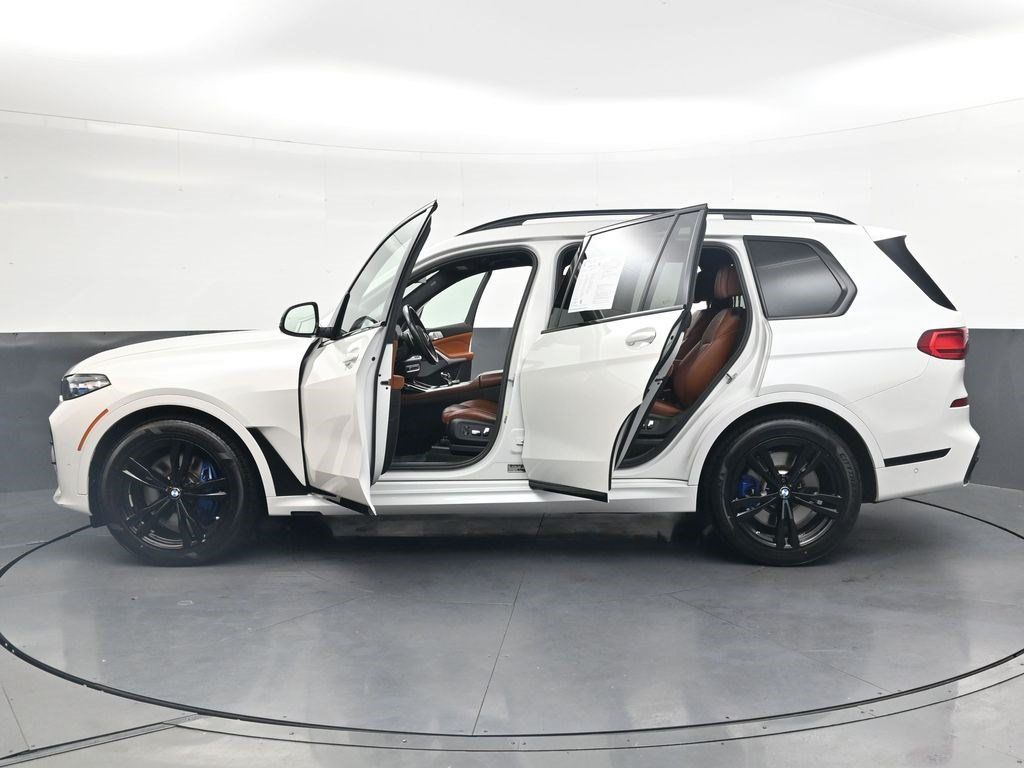 Used 2022 BMW X7 M50i AWD/4WD image 35