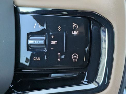 Used 2026 Land Rover Range Rover Velar Autobiography image 17