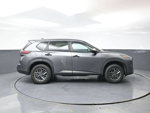 Used 2024 Nissan Rogue S FWD image 3