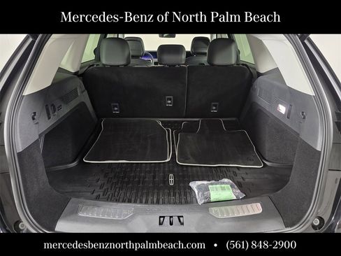 Used 2024 Lincoln Nautilus Premier image 16