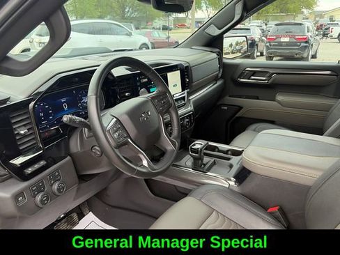 Used 2024 Chevrolet Silverado 1500 ZR2 w/ Technology Package AWD/4WD image 9