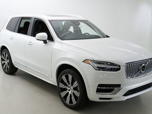 Certified 2024 Volvo XC90 T8 Ultimate AWD/4WD image 4