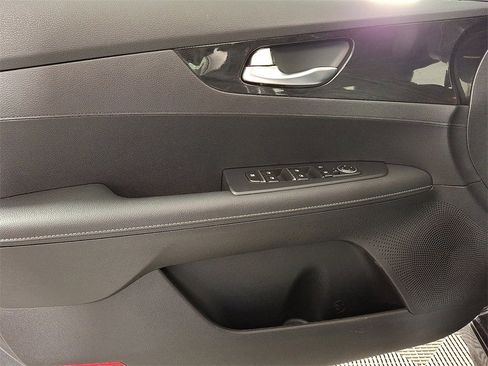 Used 2024 Kia Forte GT-Line image 14