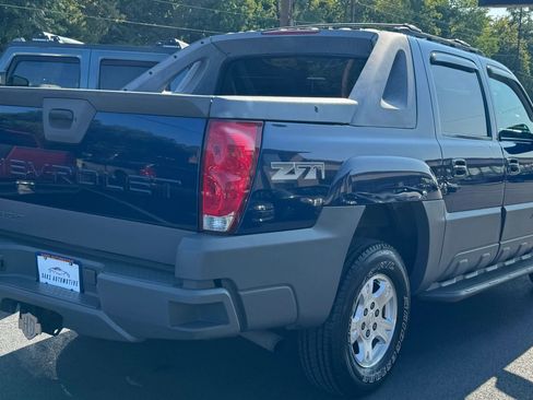Used 2002 Chevrolet Avalanche 4x4 w/ Off-Road Suspension Pkg image 8