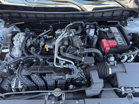 Used 2024 Nissan Altima 2.5 SV image 32