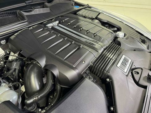 Used 2018 Bentley Bentayga image 46