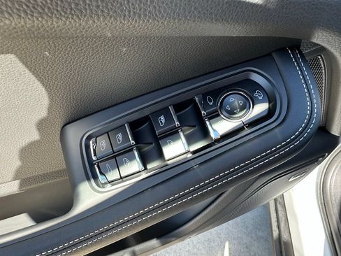 Used 2026 Porsche Macan S AWD/4WD image 22