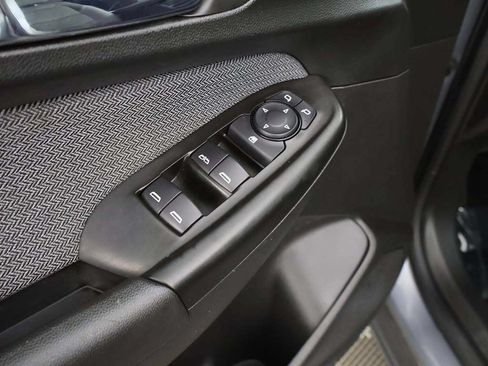 Used 2022 Chevrolet TrailBlazer LT w/ Confidence II Package FWD image 35