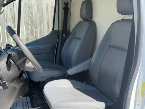 Used 2018 Ford Transit 150 130 Low Roof RWD image 21