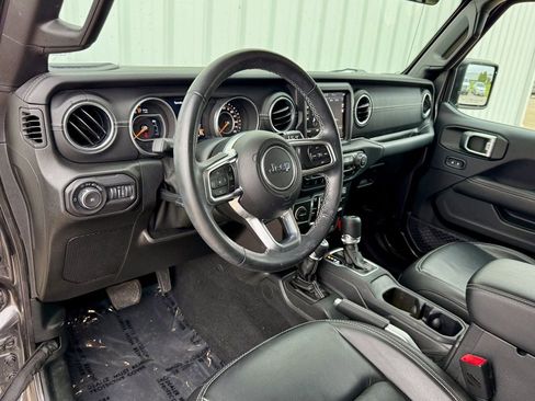 Used 2018 Jeep Wrangler Unlimited Sahara AWD/4WD image 10