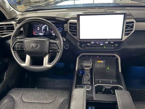 Used 2024 Toyota Tundra Limited AWD/4WD image 30