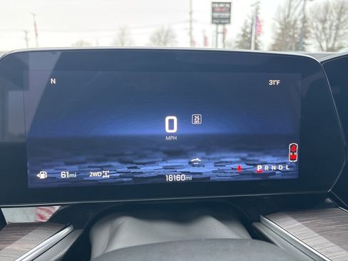 Used 2025 Chevrolet Suburban Z71 w/ Comfort Package image 29